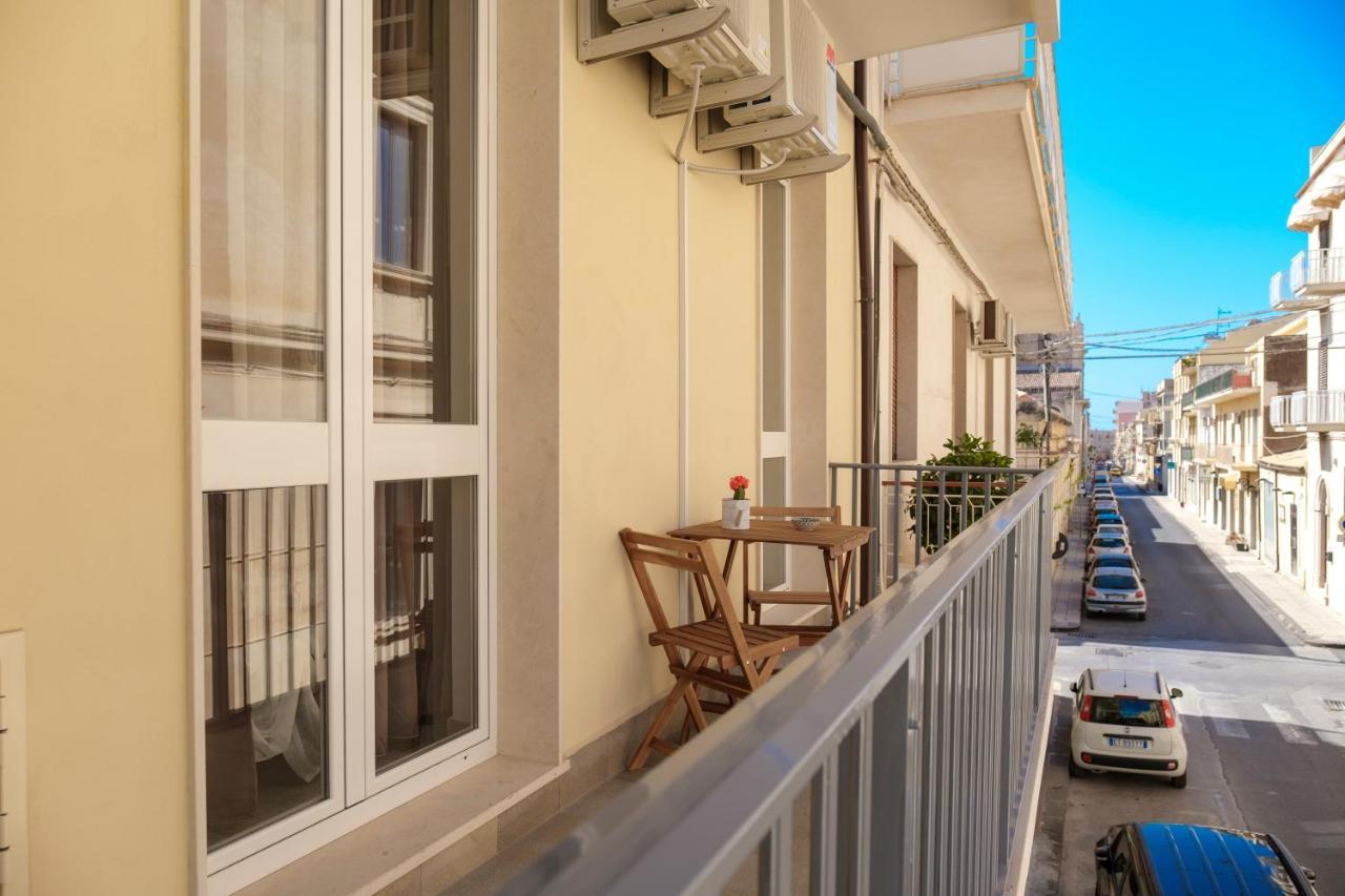 La Petite Erika Apartamento Avola Exterior foto